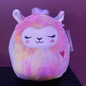 8” Leslie Squishmallow
